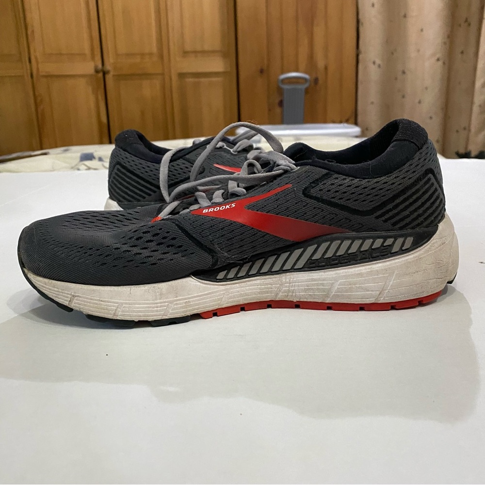 ๐Brooks, Men Size 8.5, The Beast โ20 Running Shoes - Picture 14 of 17